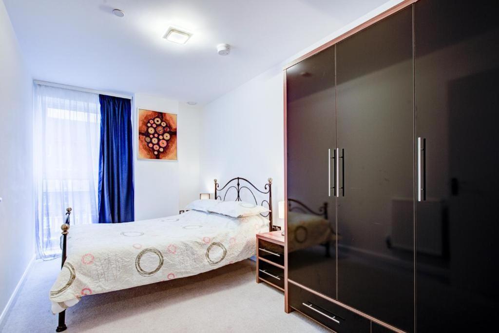 דירות לונדון Luxury 2 Bed Flat In A New Block In East Acton מראה חיצוני תמונה